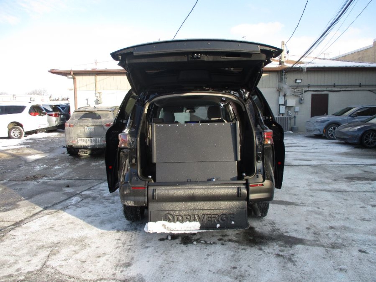 2025 TOYOTA SIENNA - Image 11