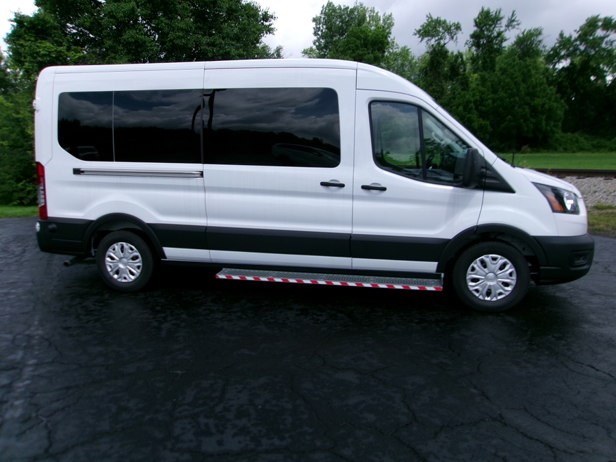 White Ford T350 image number 8