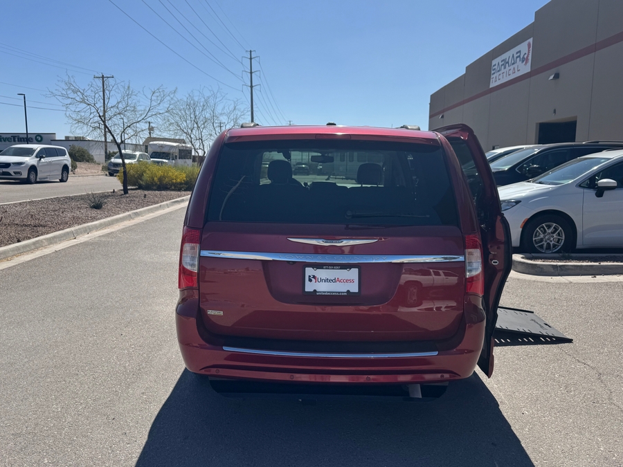 Used 2015 Chrysler Town and Country Touring-L - BraunAbility Side Entry Entry In Floor Automatic Ramp