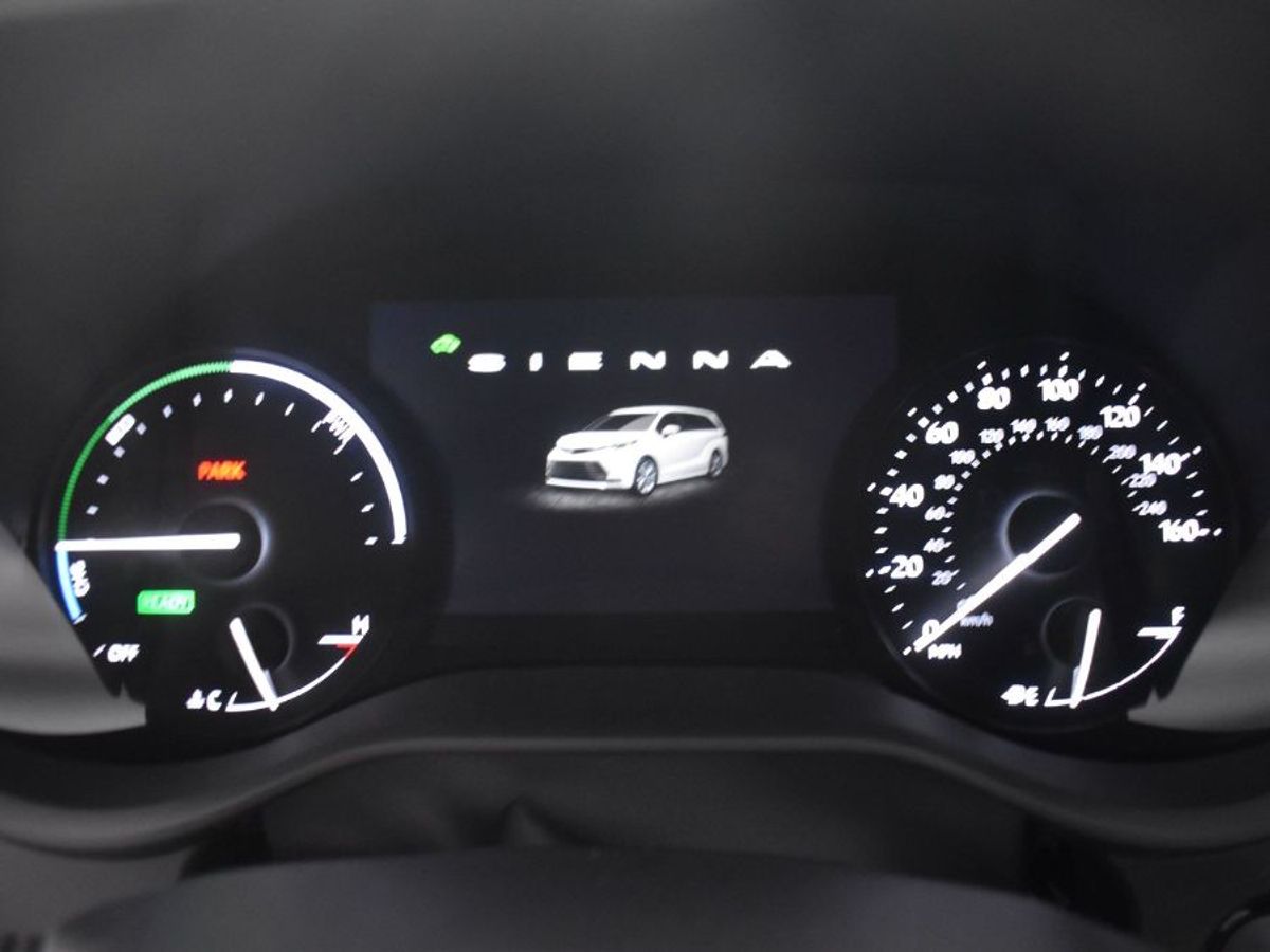 2025 TOYOTA SIENNA - Image 16
