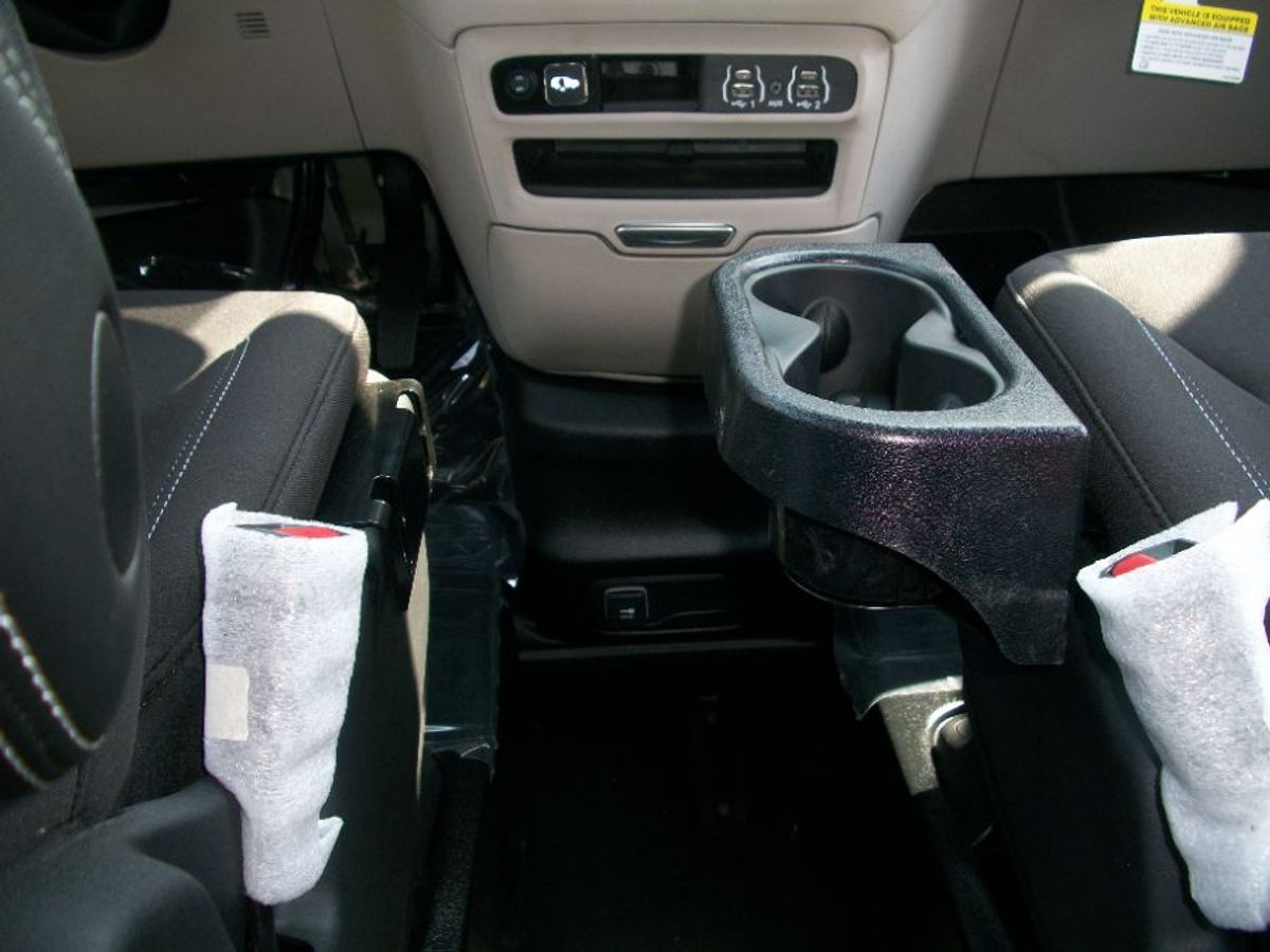 2023 CHRYSLER VOYAGER - Image 13