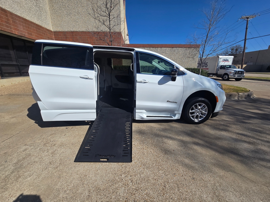 Used 2024 Chrysler Pacifica Touring L - BraunAbility Side Entry Entry In Floor Automatic Ramp