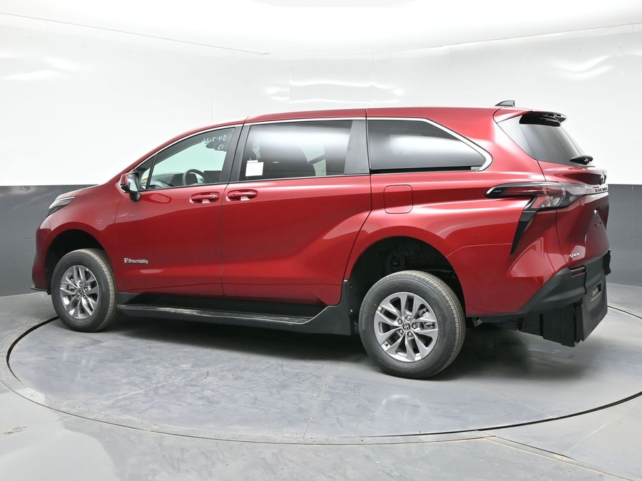 New 2026 Toyota Sienna Hybrid LE - BraunAbility Commercial Rear Entry Entry Fold Out Manual Ramp