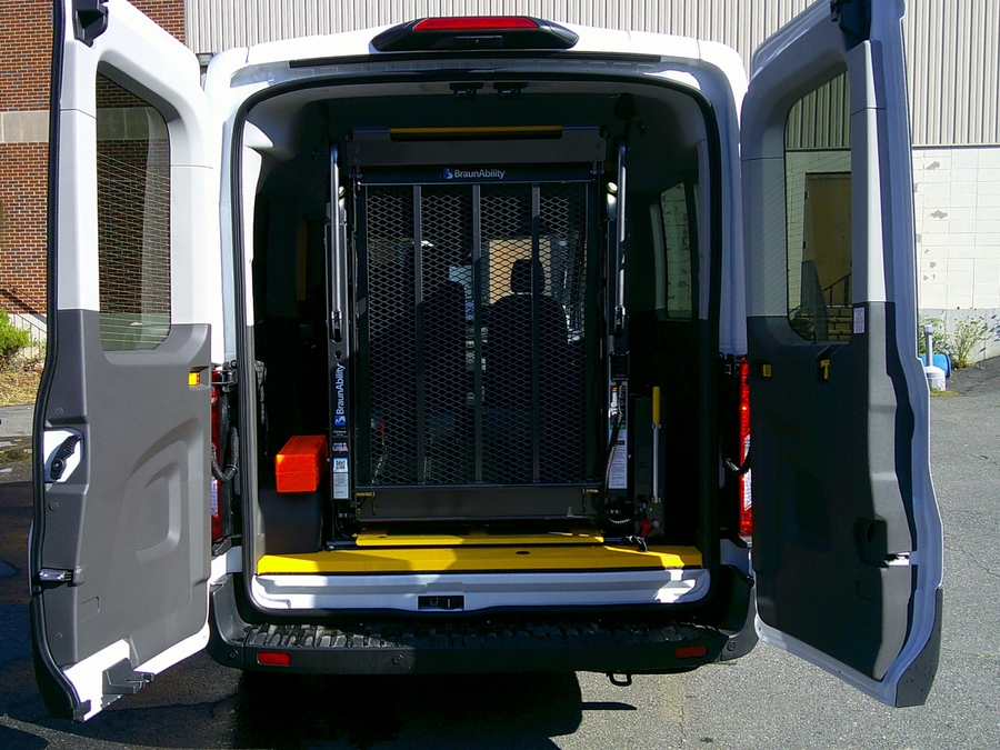 White Ford T350 image number 4
