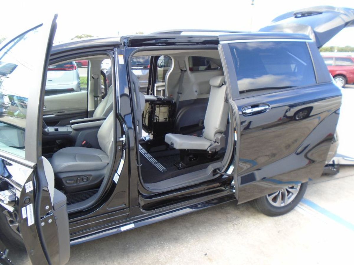 2024 TOYOTA SIENNA - Image 12