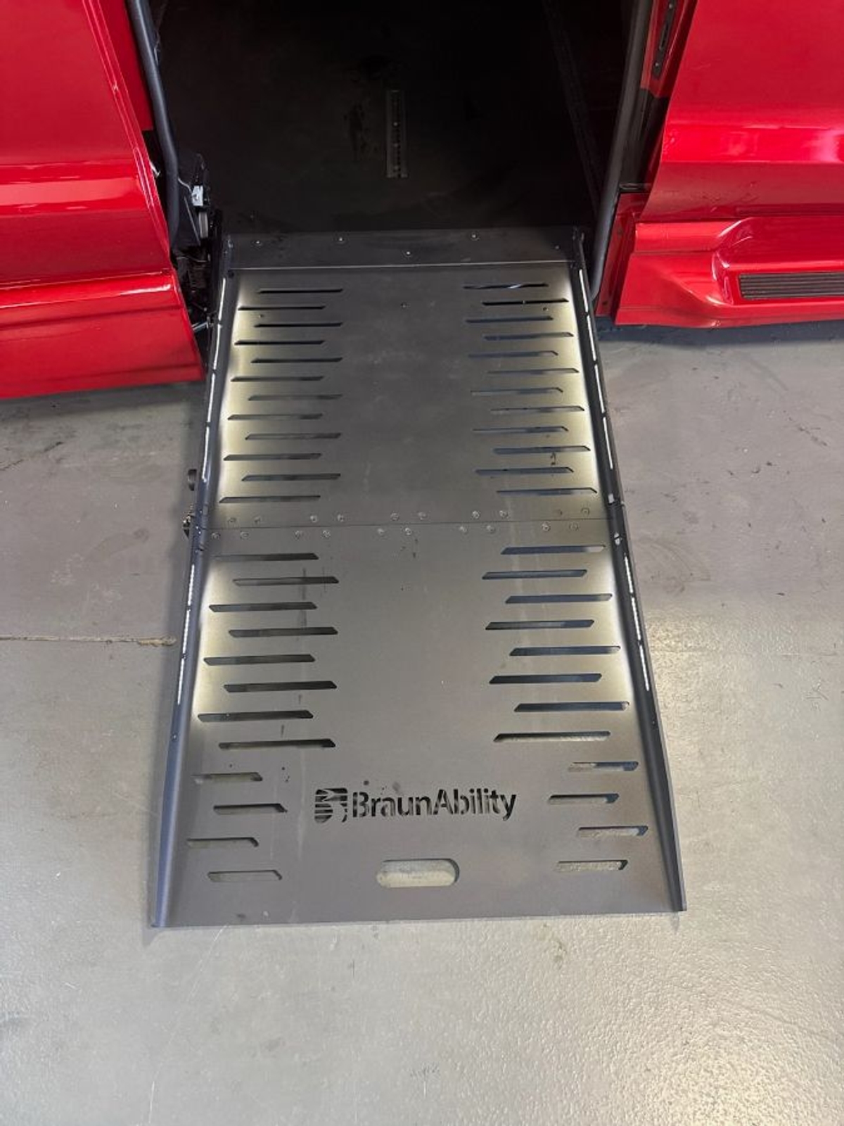 2025 CHRYSLER PACIFICA - Image 5