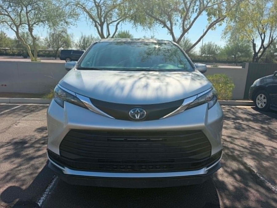 Used 2024 Toyota Sienna Hybrid LE - BraunAbility Side Entry Fold Out Automatic Ramp