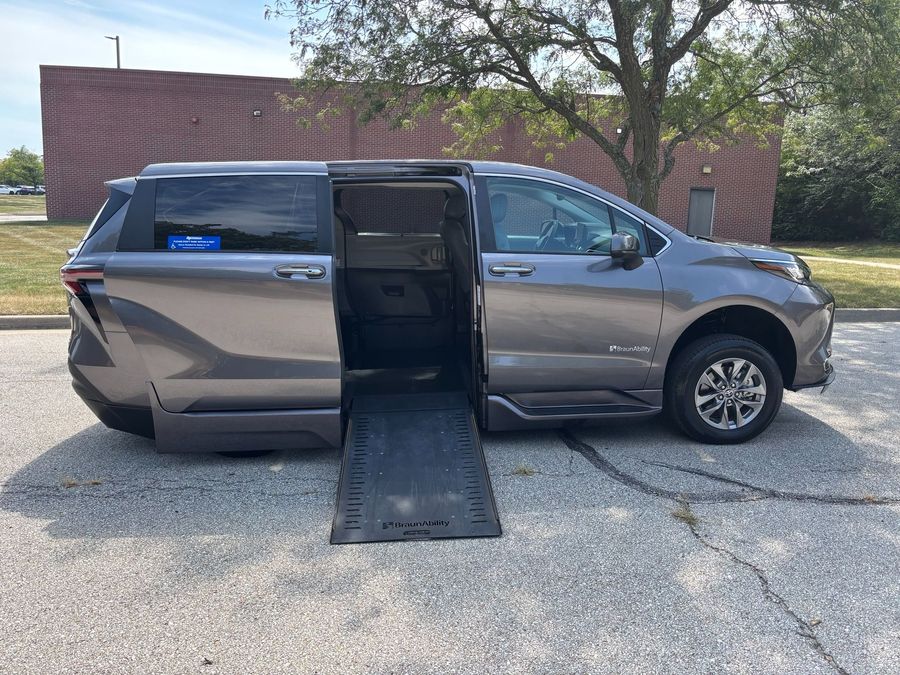 Used 2023 Toyota Sienna Hybrid XLE - BraunAbility Side Entry Entry In Floor Automatic Ramp