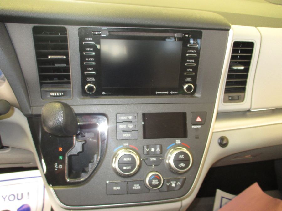 2020 TOYOTA SIENNA - Image 17