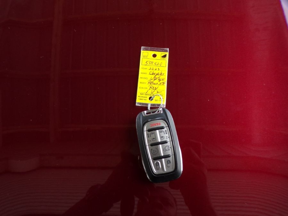 2023 CHRYSLER VOYAGER - Image 2