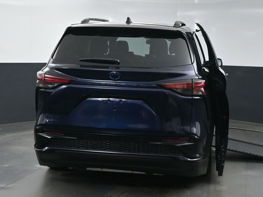 New 2025 Toyota Sienna Hybrid XSE Sport - BraunAbility Side Entry Entry In Floor Automatic Ramp