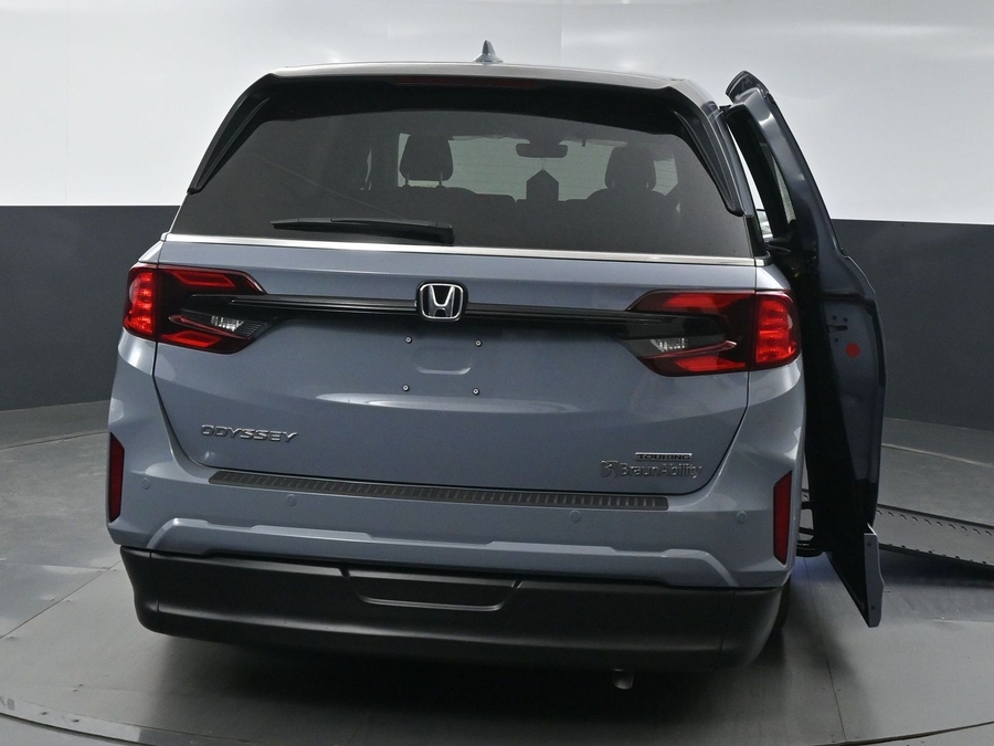 New 2025 Honda Odyssey Touring - BraunAbility Side Entry Entry In Floor Automatic Ramp