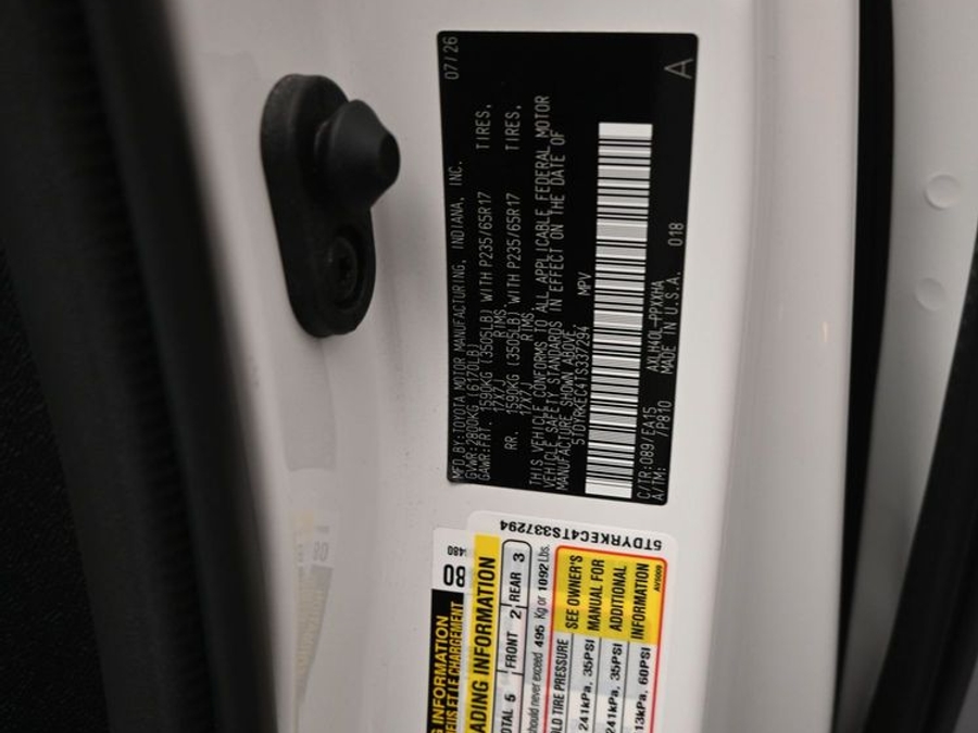 New 2026 Toyota Sienna Hybrid XLE Base - BraunAbility Side Entry Fold Out Automatic Ramp
