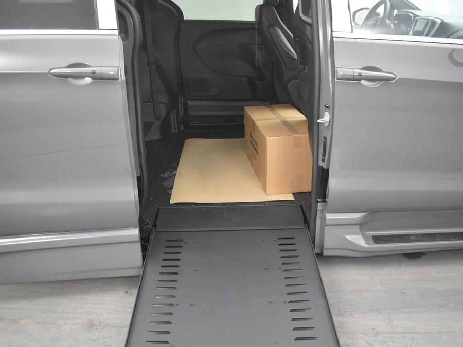Used 2025 Chrysler Pacifica Select Safety - BraunAbility Side Entry In Floor Automatic Ramp