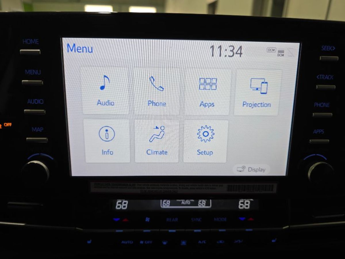 Grey Toyota Sienna image number 23