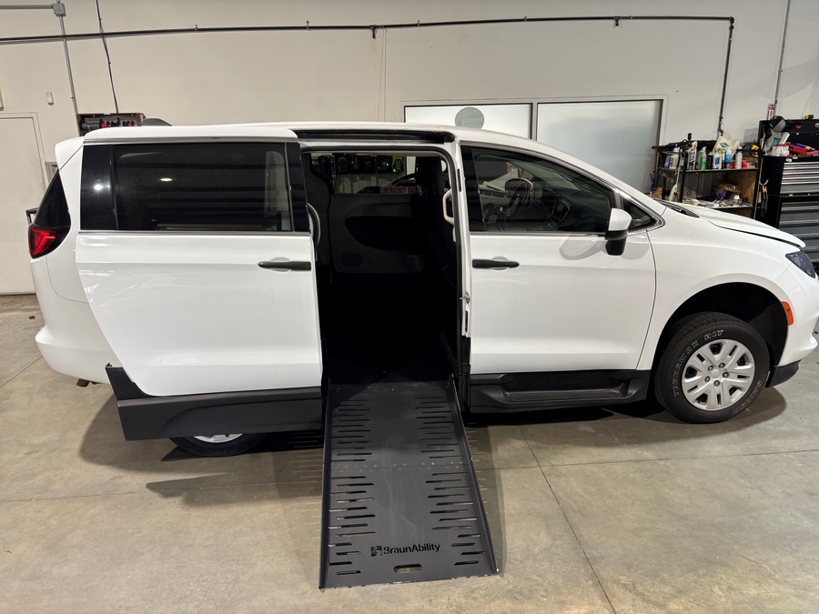 Used 2020 Chrysler Voyager L - BraunAbility Commercial Side Entry Entry Fold Out Manual Ramp