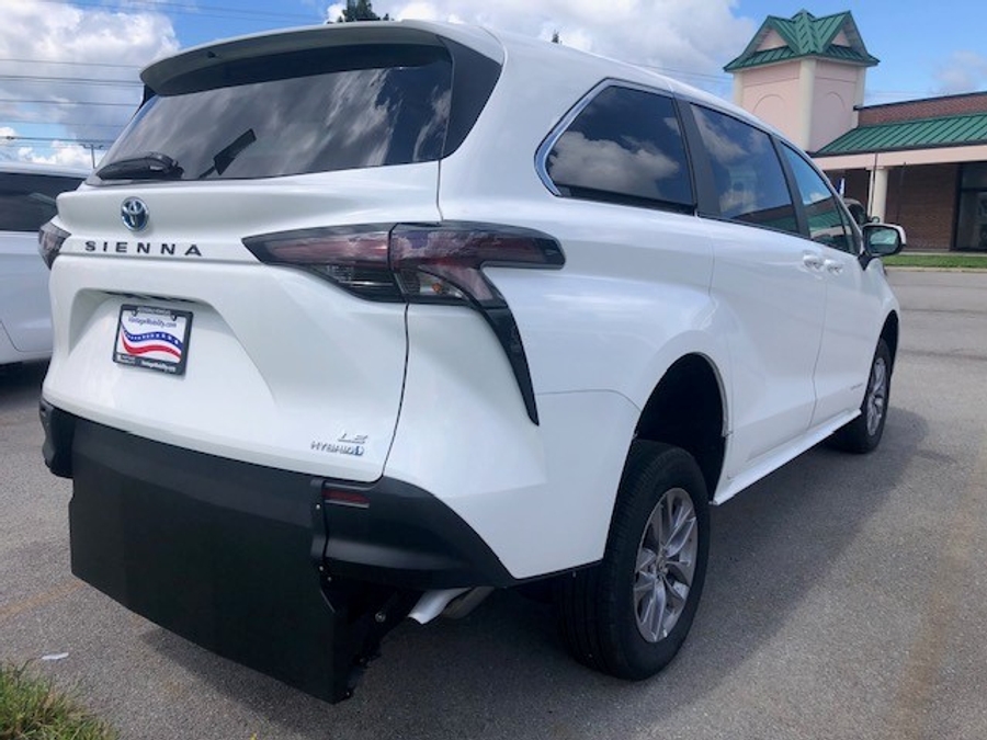 Used 2024 Toyota Sienna Hybrid LE - Vantage Mobility Commercial Rear Entry Entry Fold Out Manual Ramp