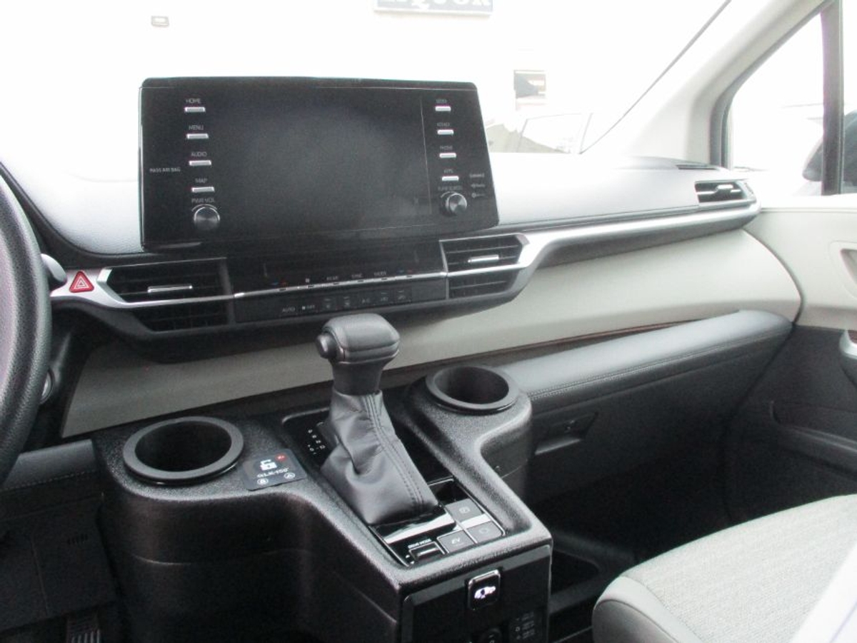 2023 TOYOTA SIENNA - Image 11