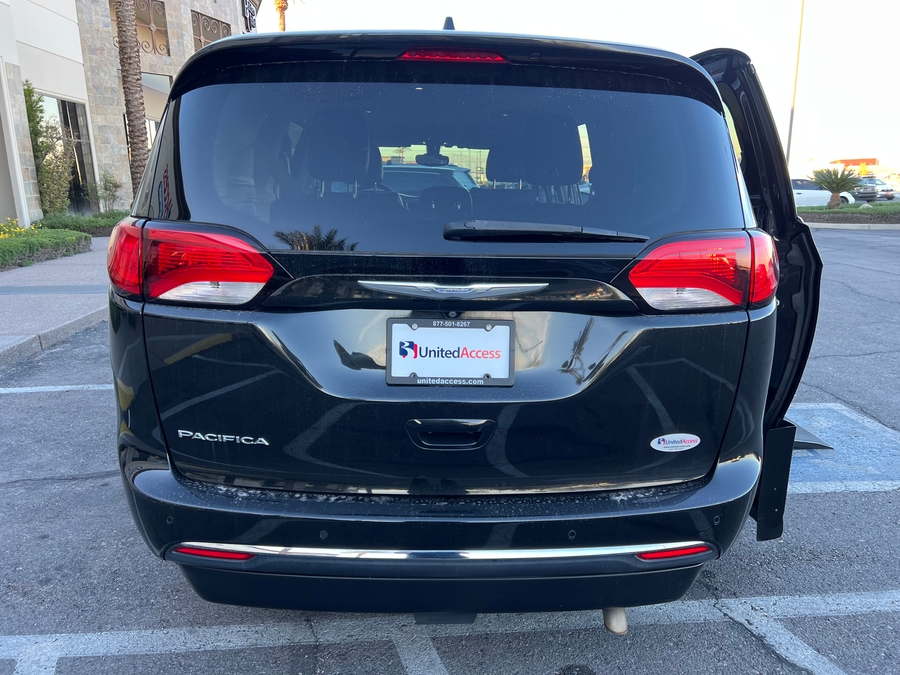 Used 2017 Chrysler Pacifica Touring L - VMI Side Entry Entry In Floor Automatic Ramp