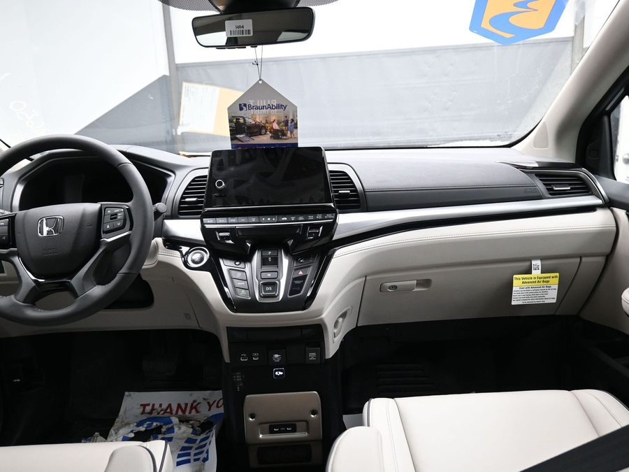 New 2026 Honda Odyssey Touring - BraunAbility Side Entry Entry In Floor Automatic Ramp