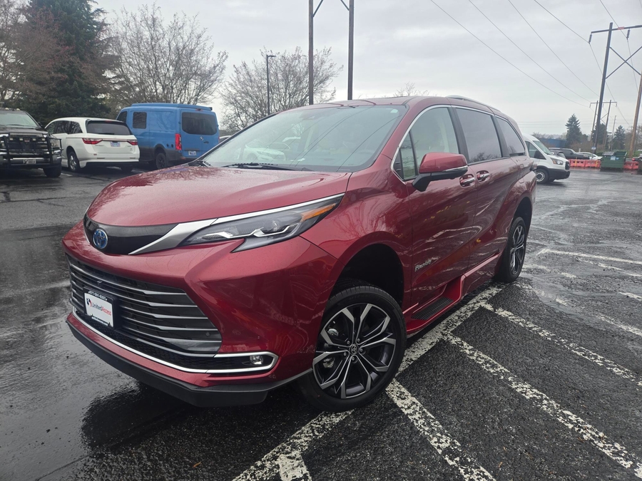 Used 2025 Toyota Sienna Hybrid Platinum - BraunAbility Side Entry Entry Fold Out Automatic Ramp