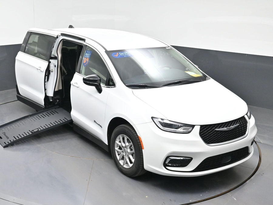 Used 2024 Chrysler Pacifica Touring L - BraunAbility Side Entry Entry Fold Out Manual Ramp