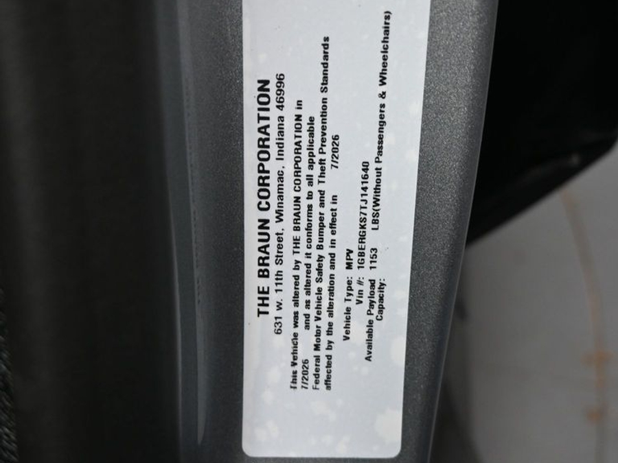 New 2026 Chevrolet Traverse 1LT - BraunAbility Side Entry In Floor Automatic Ramp