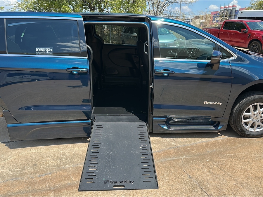 Used 2023 Chrysler Pacifica Touring - BraunAbility Side Entry In Floor Automatic Ramp