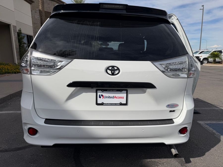 Used 2020 Toyota Sienna SE Premium - VMI Side Entry In Floor Automatic Ramp