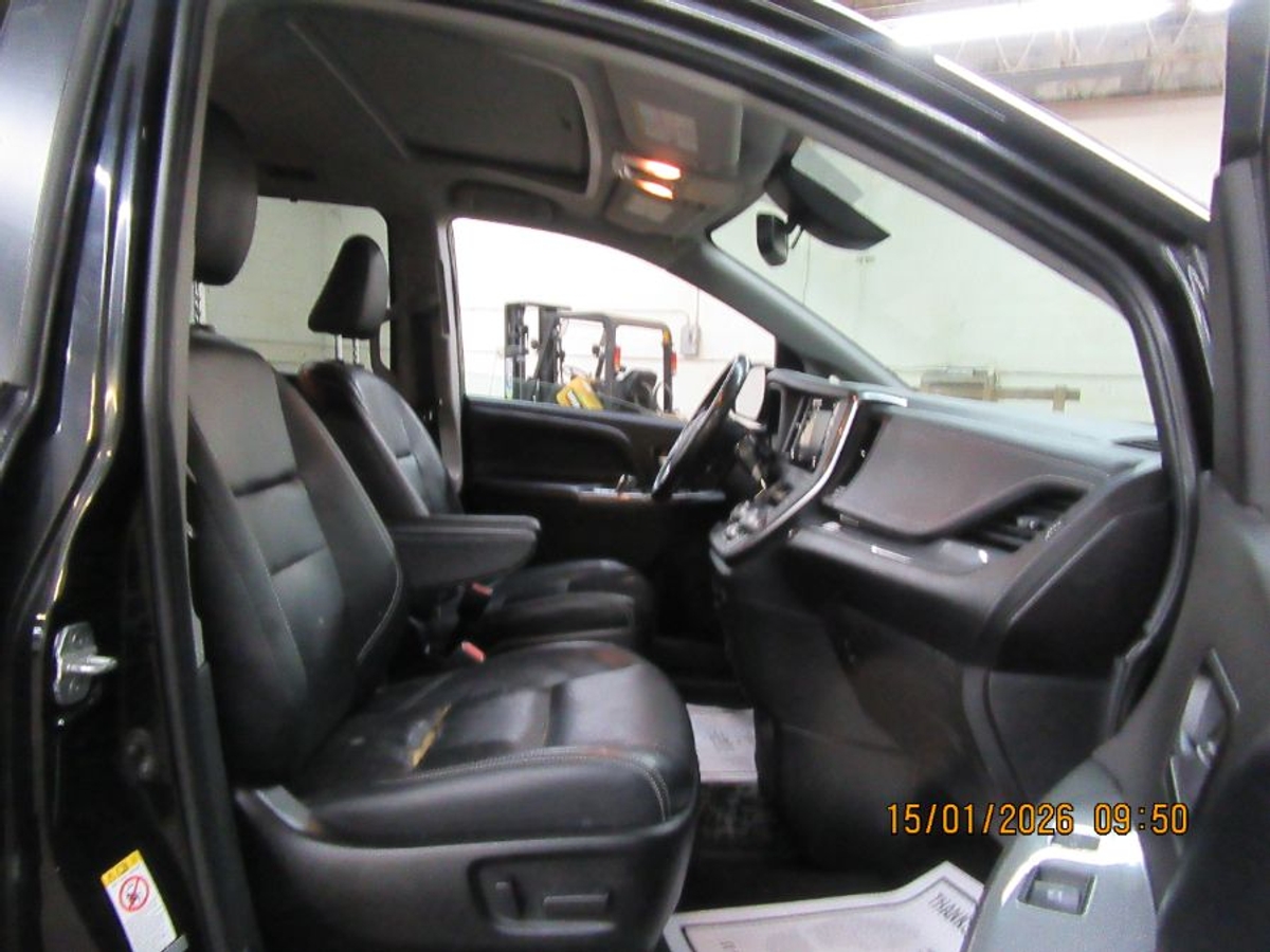 2019 TOYOTA SIENNA - Image 20