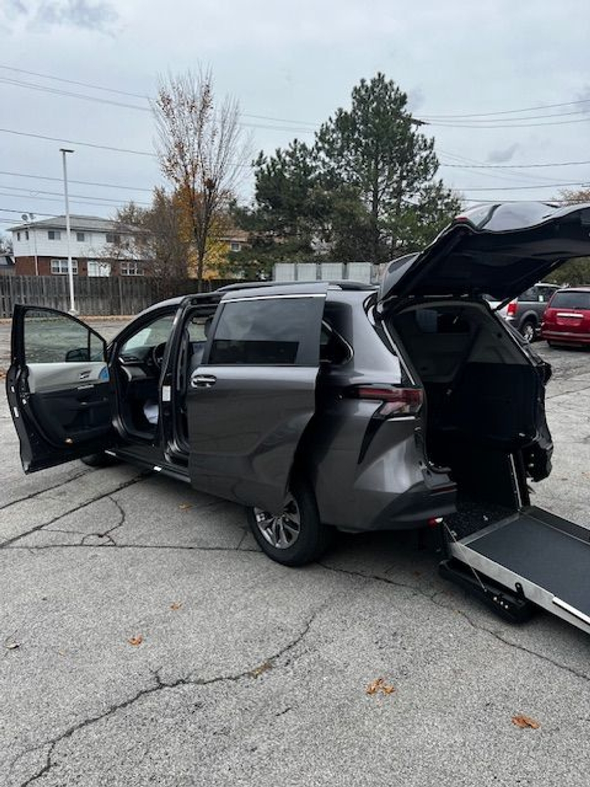 2024 TOYOTA SIENNA - Image 11