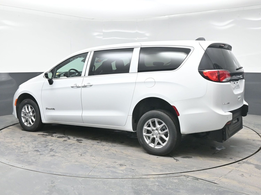 New 2025 Chrysler Voyager LX - BraunAbility Rear Entry Entry Fold Out Manual Ramp