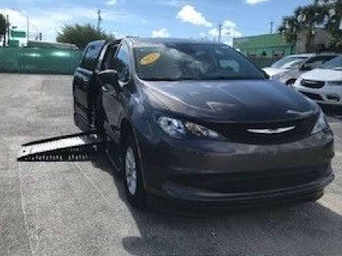 2023 CHRYSLER VOYAGER - Image 2