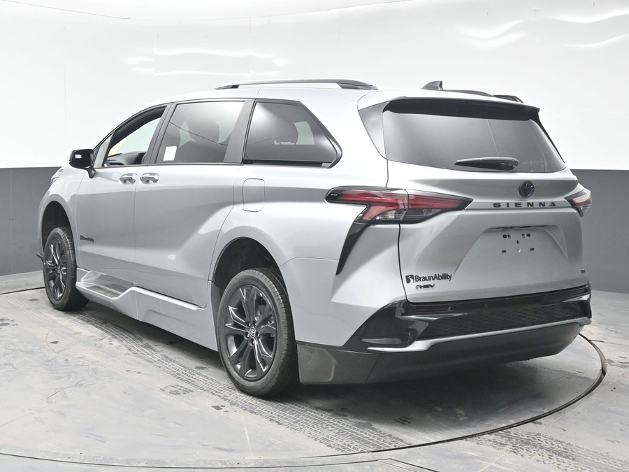 New 2025 Toyota Sienna Hybrid XSE Sport - BraunAbility Side Entry Entry Fold Out Automatic Ramp