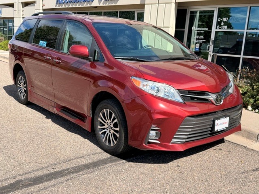 Used 2019 Toyota Sienna XLE - BraunAbility Side Entry In Floor Automatic Ramp