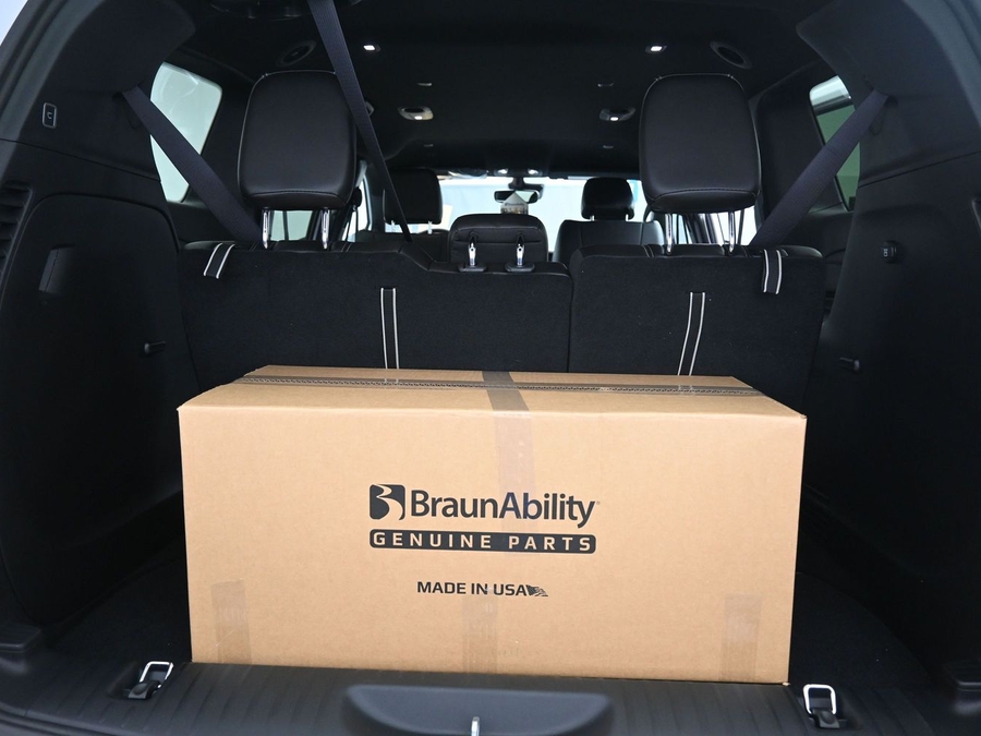 New 2026 Chrysler Pacifica Select Sport - BraunAbility Side Entry In Floor Automatic Ramp