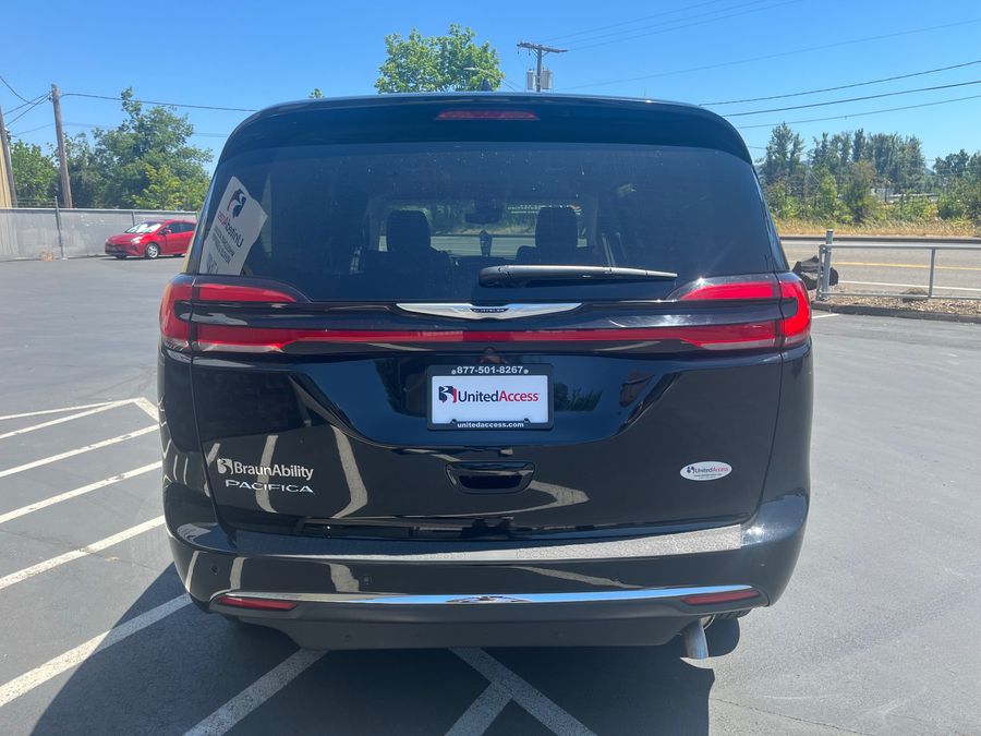 Used 2024 Chrysler Pacifica Touring L - BraunAbility Side Entry Entry Fold Out Automatic Ramp