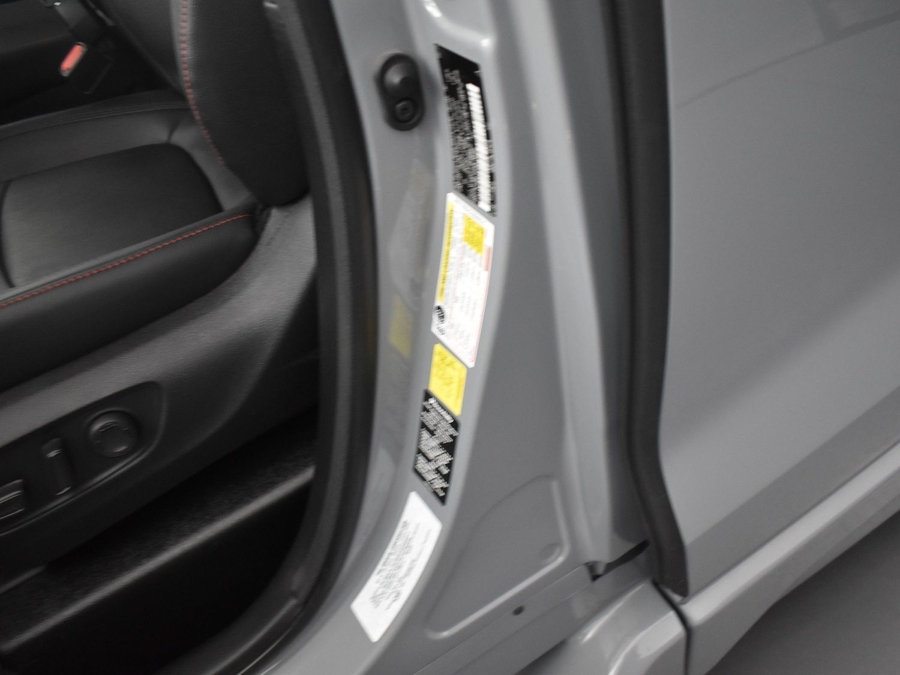 New 2025 Toyota Sienna Hybrid XSE Sport - BraunAbility Side Entry Entry Fold Out Automatic Ramp