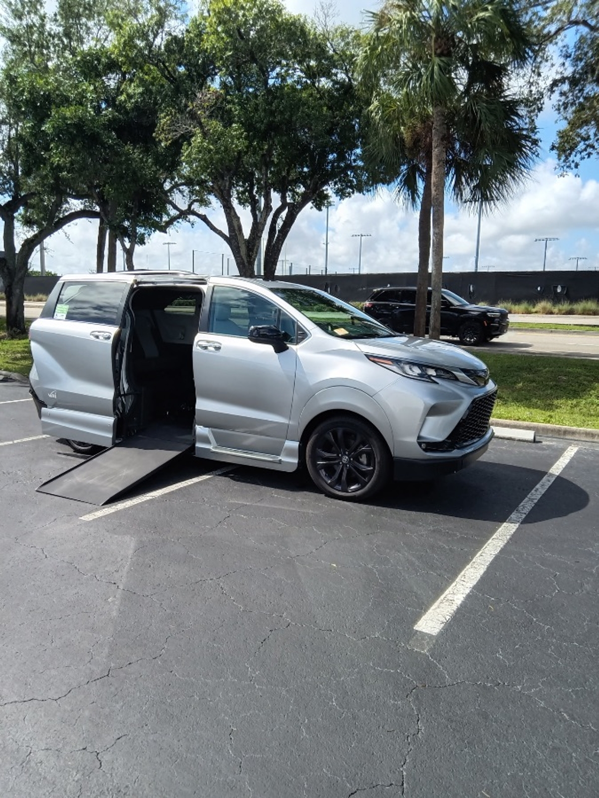 2022 TOYOTA SIENNA - Image 11