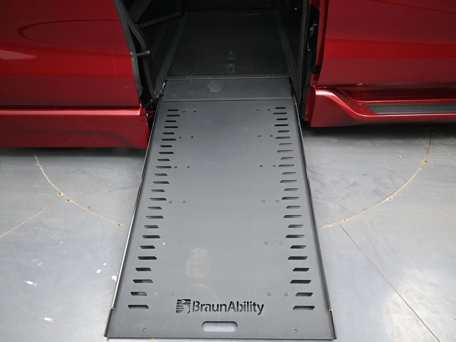 New 2026 Toyota Sienna Hybrid XSE Sport - BraunAbility Side Entry In Floor Automatic Ramp