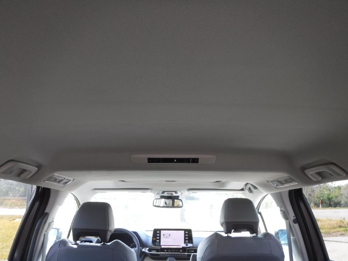 Toyota Sienna gris imagen número 14
