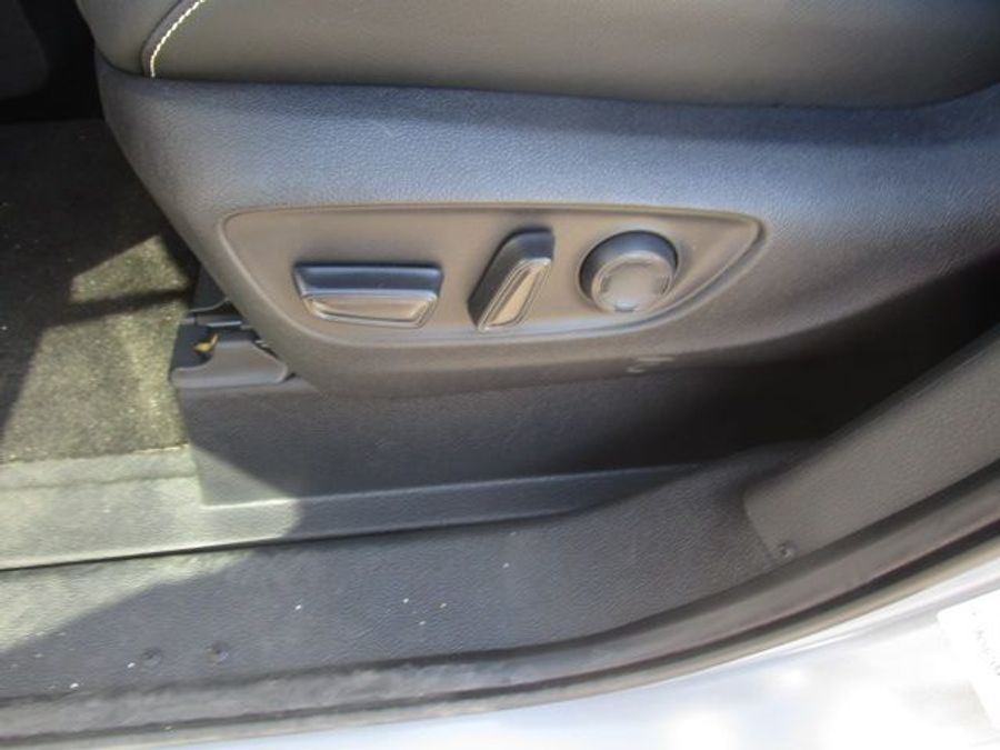 New 2025 Toyota Sienna Hybrid XSE Sport - VMI Side Entry Entry In Floor Automatic Ramp