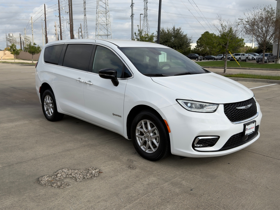 Used 2024 Chrysler Pacifica Touring - DRIVERGE Rear Entry Entry Fold Out Manual Ramp