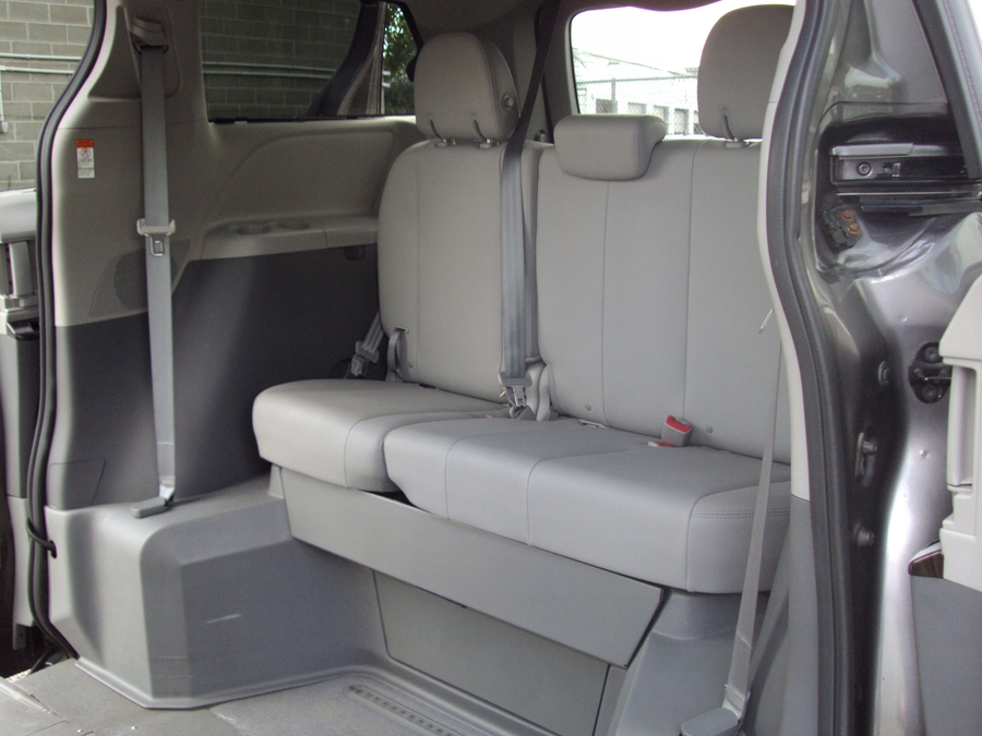 Used 2020 Toyota Sienna XLE - VMI Side Entry In Floor Automatic Ramp