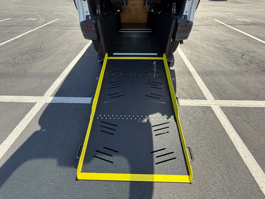 New 2026 Toyota Sienna Hybrid LE w swivel 2nd row - Vantage Mobility Commercial Rear Entry Entry Fold Out Manual Ramp