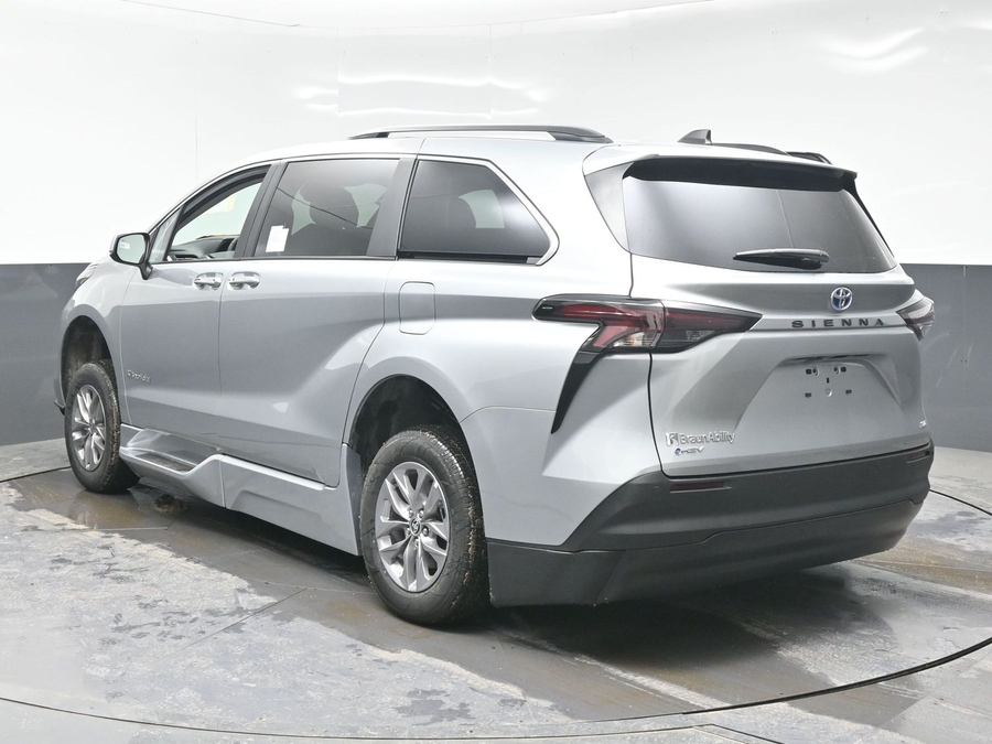 New 2025 Toyota Sienna Hybrid XLE Plus - BraunAbility Side Entry Entry Fold Out Automatic Ramp