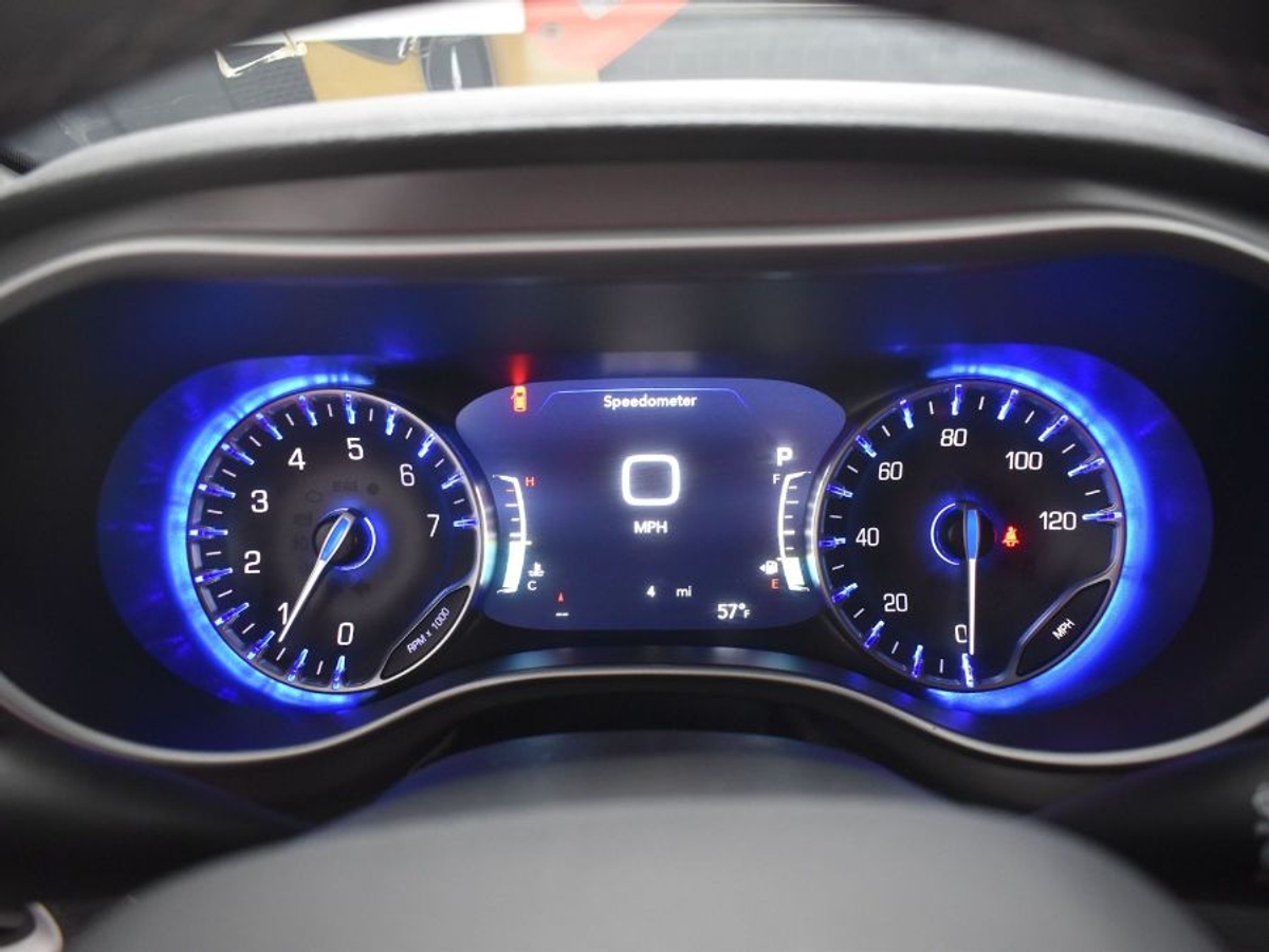 Black Chrysler Pacifica image number 14