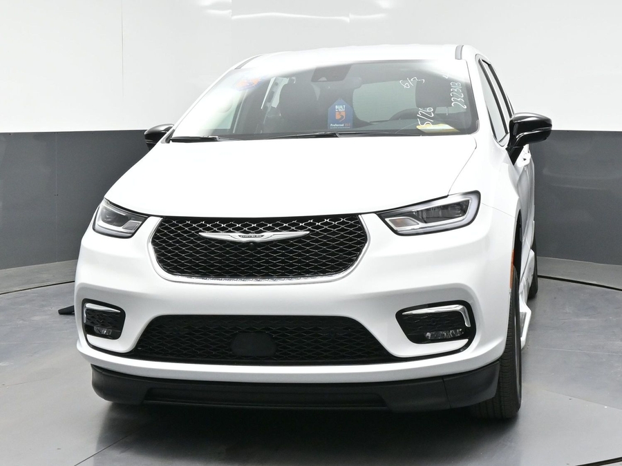 New 2026 Chrysler Pacifica Select Safety - BraunAbility Side Entry Entry Fold Out Automatic Ramp