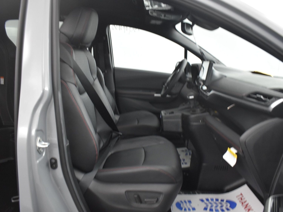 New 2025 Toyota Sienna Hybrid XSE - BraunAbility Side Entry Entry Fold Out Automatic Ramp