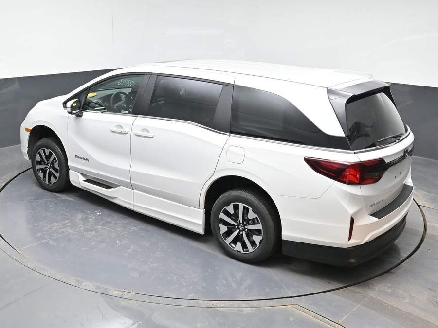 New 2026 Honda Odyssey EX-L - BraunAbility Side Entry Entry In Floor Automatic Ramp